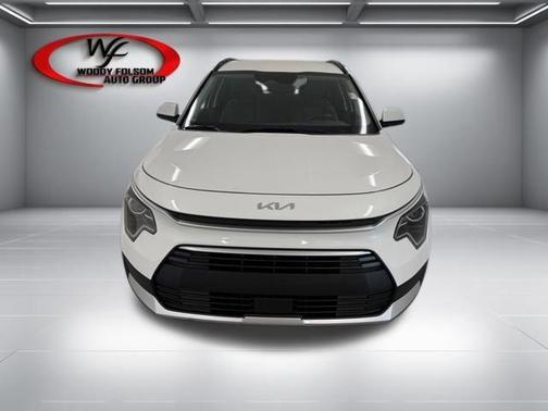 Snow White Pearl 2025 Kia Niro EX