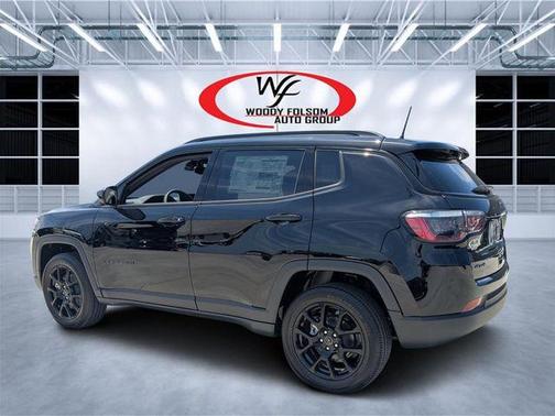 Diamond Black 2026 Jeep Compass Latitude