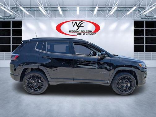 Diamond Black 2026 Jeep Compass Latitude