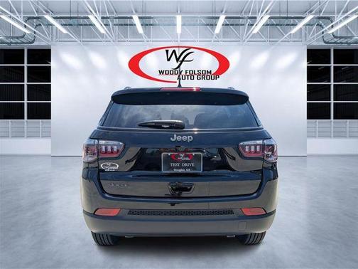 Diamond Black 2026 Jeep Compass Latitude
