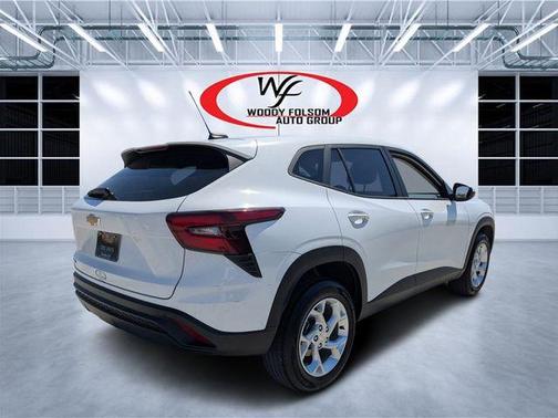 2025 Chevrolet Trax LS