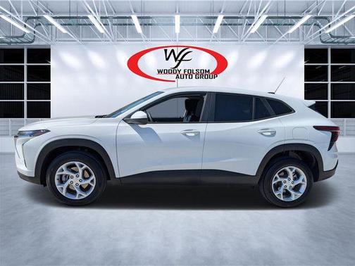 2025 Chevrolet Trax LS