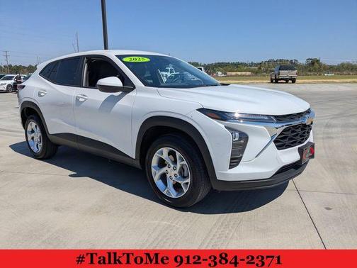 2025 Chevrolet Trax LS