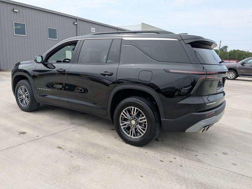 Black Metallic 2025 Chevrolet Traverse LT