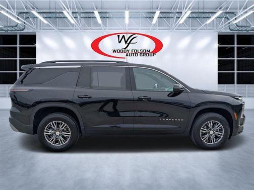 Black Metallic 2025 Chevrolet Traverse LT