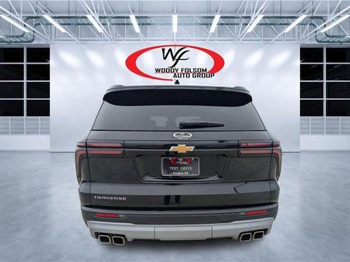Black Metallic 2025 Chevrolet Traverse LT