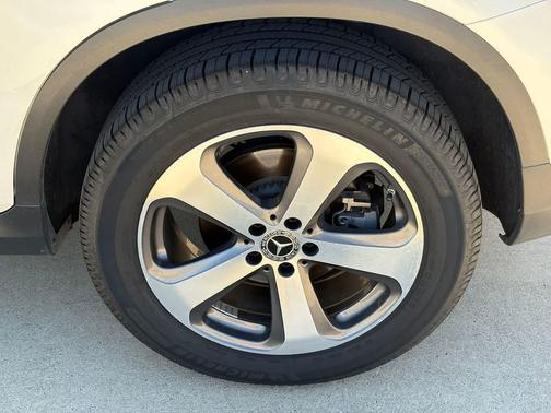 2018 Mercedes-Benz GLC 300 Base