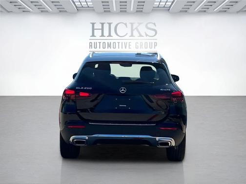 Night Black 2026 Mercedes-Benz GLA 250 4MATIC