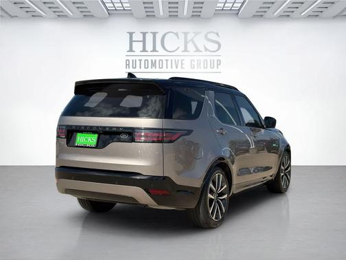 TAN 2023 Land Rover Discovery P300 S R-Dynamic