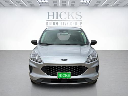 Iconic Silver Metallic 2022 Ford Escape SE