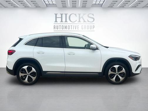 Polar White 2026 Mercedes-Benz GLA 250 4MATIC