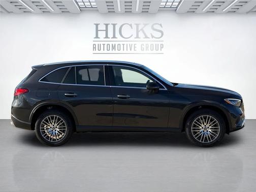 Graphite Grey Metallic 2026 Mercedes-Benz GLC 300 Base