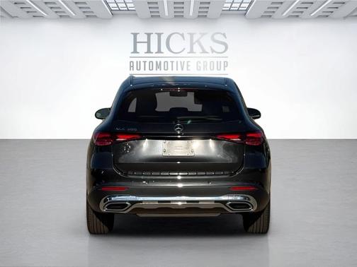 Graphite Grey Metallic 2026 Mercedes-Benz GLC 300 Base