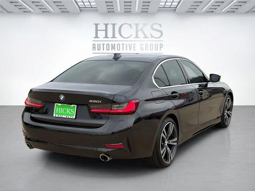 Black Sapphire Metallic 2022 BMW 330 330i