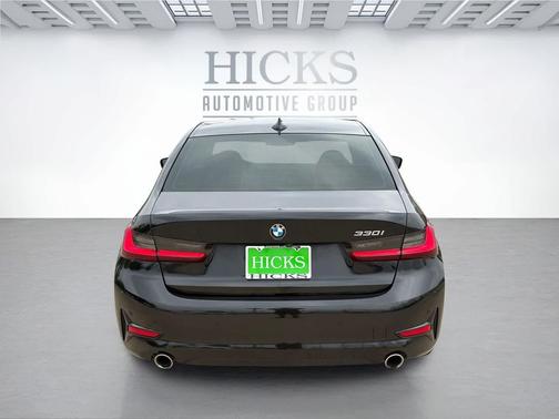 Black Sapphire Metallic 2022 BMW 330 330i