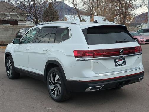 opal white pearl 2026 Volkswagen Atlas 2.0T SEL