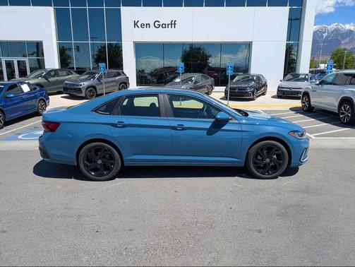 Monterey Blue Pearl 2026 Volkswagen Jetta 1.4T SE