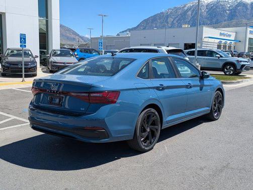 Monterey Blue Pearl 2026 Volkswagen Jetta 1.4T SE