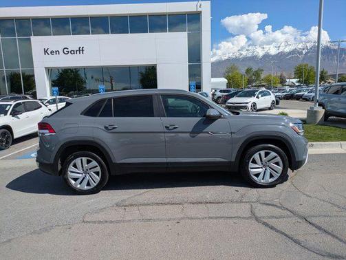Gray 2020 Volkswagen Atlas Cross Sport 3.6L V6 SE w/Technology