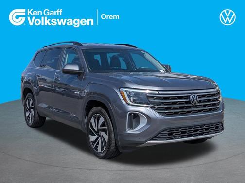 Platinum Gray Metallic 2024 Volkswagen Atlas 2.0T SE w/Technology 4MOTION