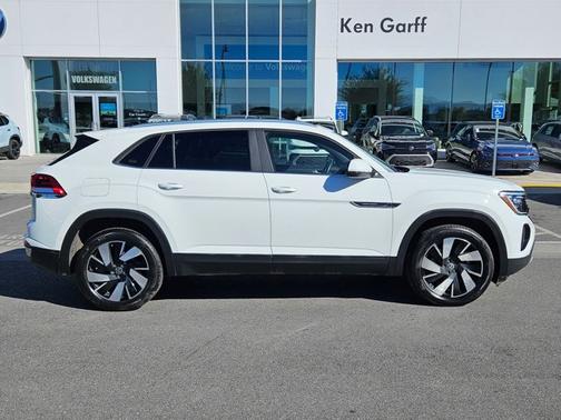 2024 Volkswagen Atlas Cross Sport 2.0T SE w/ Technology
