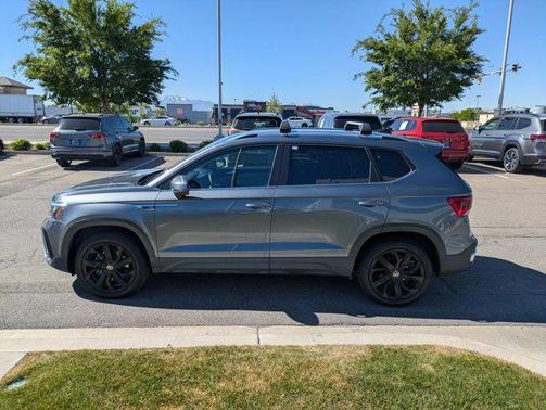 Gray 2022 Volkswagen Taos 1.5T SE
