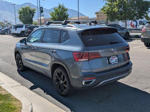 Gray 2022 Volkswagen Taos 1.5T SE