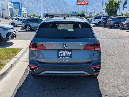 Gray 2022 Volkswagen Taos 1.5T SE