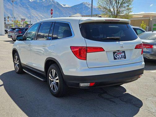 White Diamond Pearl 2017 Honda Pilot EX