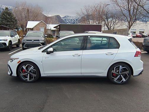 opal white pearl 2026 Volkswagen Golf GTI 2.0T SE DSG
