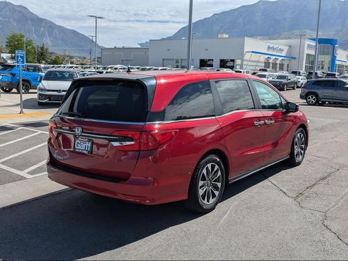 Radiant Red Metallic II 2022 Honda Odyssey EX-L