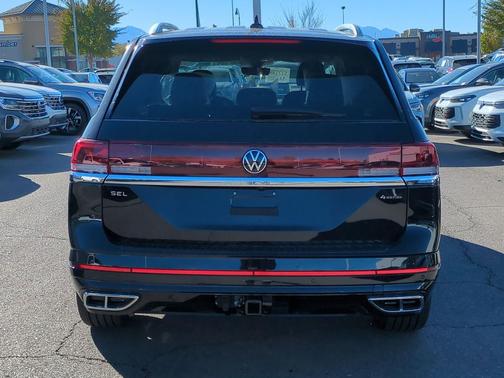 Deep Black Pearl 2026 Volkswagen Atlas 2.0T SEL Premium R-Line 4MOTION