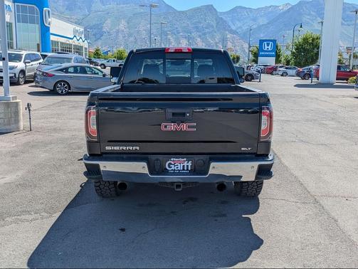 Onyx Black 2018 GMC Sierra 1500 SLT