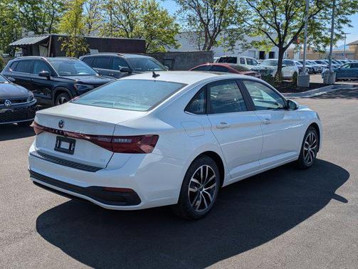 Opal White Pearl 2026 Volkswagen Jetta 1.4T SE