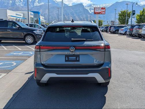 Platinum Gray Metallic 2026 Volkswagen Tiguan 2.0T SE 4MOTION