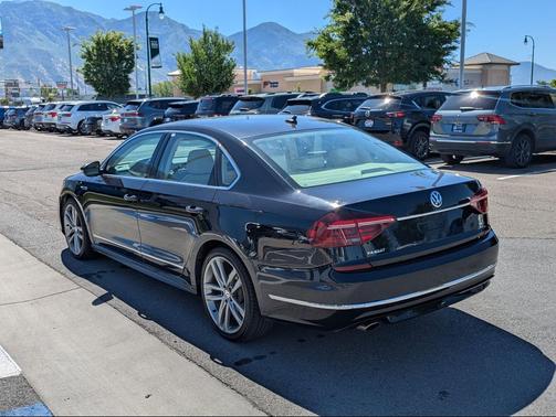 Deep Black Pearl 2017 Volkswagen Passat 1.8T R-Line w/Comfort