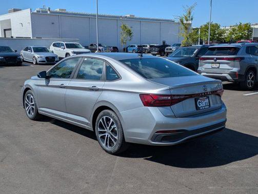Pyrite Silver Metallic 2026 Volkswagen Jetta 1.4T SE