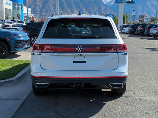 opal white pearl 2026 Volkswagen Atlas 2.0T SE w/Technology 4MOTION