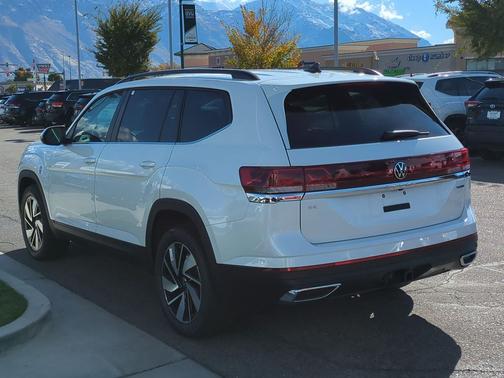 opal white pearl 2026 Volkswagen Atlas 2.0T SE w/Technology 4MOTION