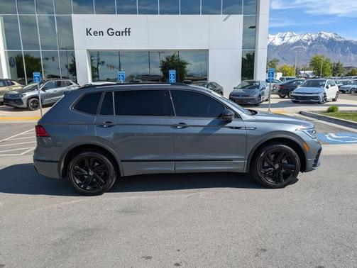 Platinum Gray Metallic 2024 Volkswagen Tiguan 2.0T SE R-Line Black