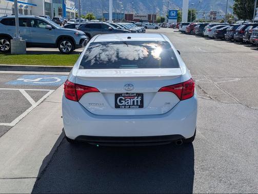 Super White 2019 Toyota Corolla SE