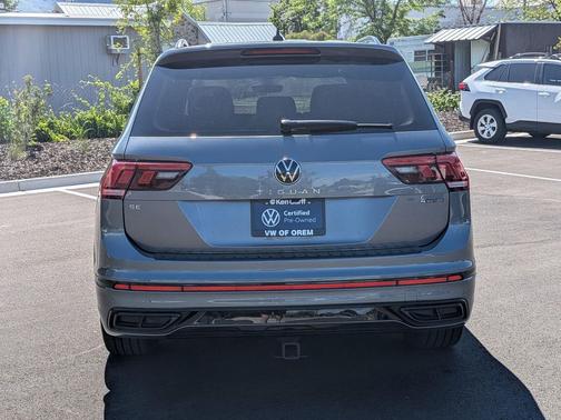 Platinum Gray Metallic 2024 Volkswagen Tiguan 2.0T SE R-Line Black 4MOTION