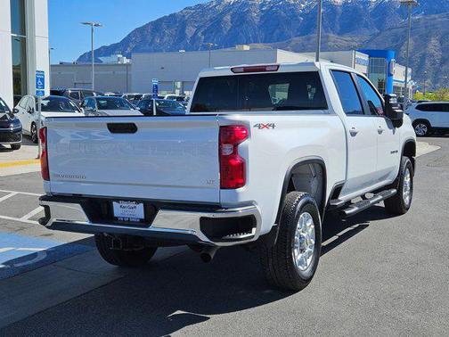 Summit White 2024 Chevrolet Silverado 3500 LT