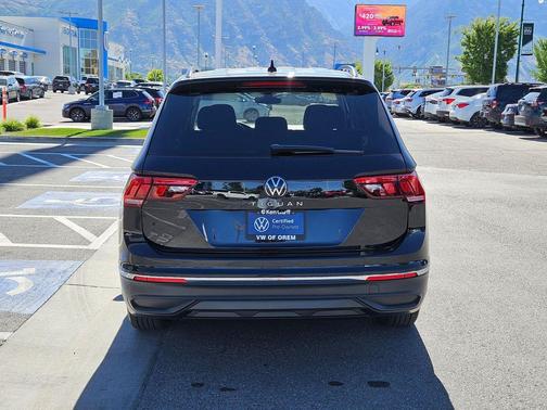 Deep Black Pearl 2023 Volkswagen Tiguan 2.0T S