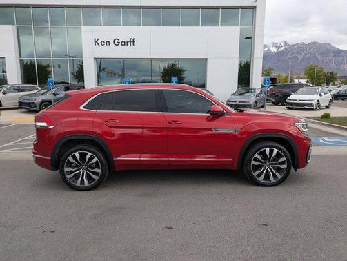 Aurora Red Metallic 2020 Volkswagen Atlas Cross Sport 3.6L V6 SEL Premium R-Line