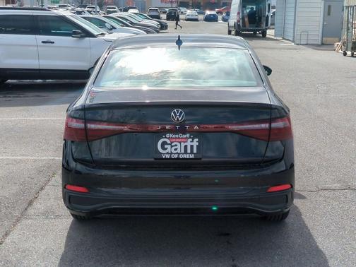 Deep Black Pearl 2026 Volkswagen Jetta 1.4T S
