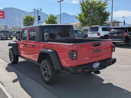 Firecracker Red Clearcoat 2020 Jeep Gladiator Rubicon