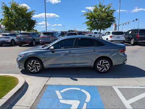 Gray 2022 Volkswagen Jetta 1.5T SEL