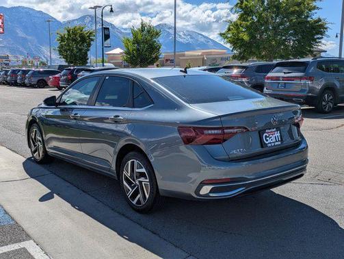 Gray 2022 Volkswagen Jetta 1.5T SEL