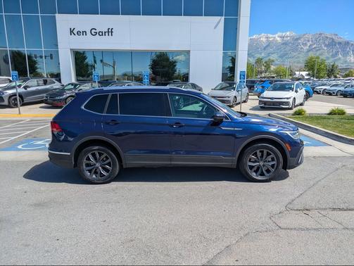 Atlantic Blue Metallic 2022 Volkswagen Tiguan 2.0T SE 4MOTION